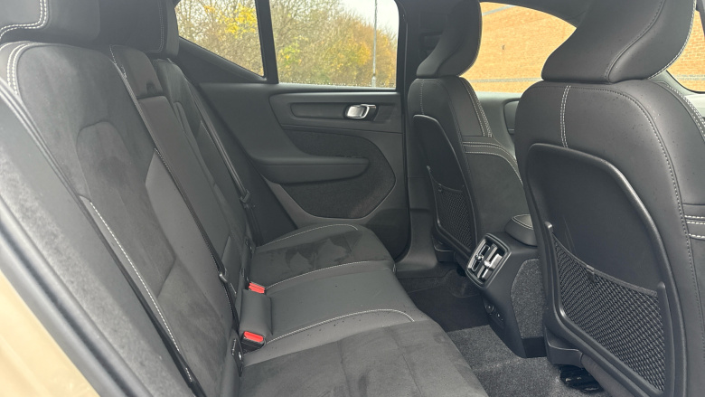 Volvo XC40 2.0 B3P Plus Dark 5dr Auto Petrol Estate